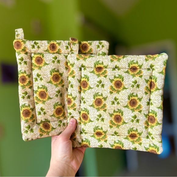 Other - VTG Sunflower Kitchen Pot Holders Hanging Set of 2 Cottagecore Farmhouse Accent